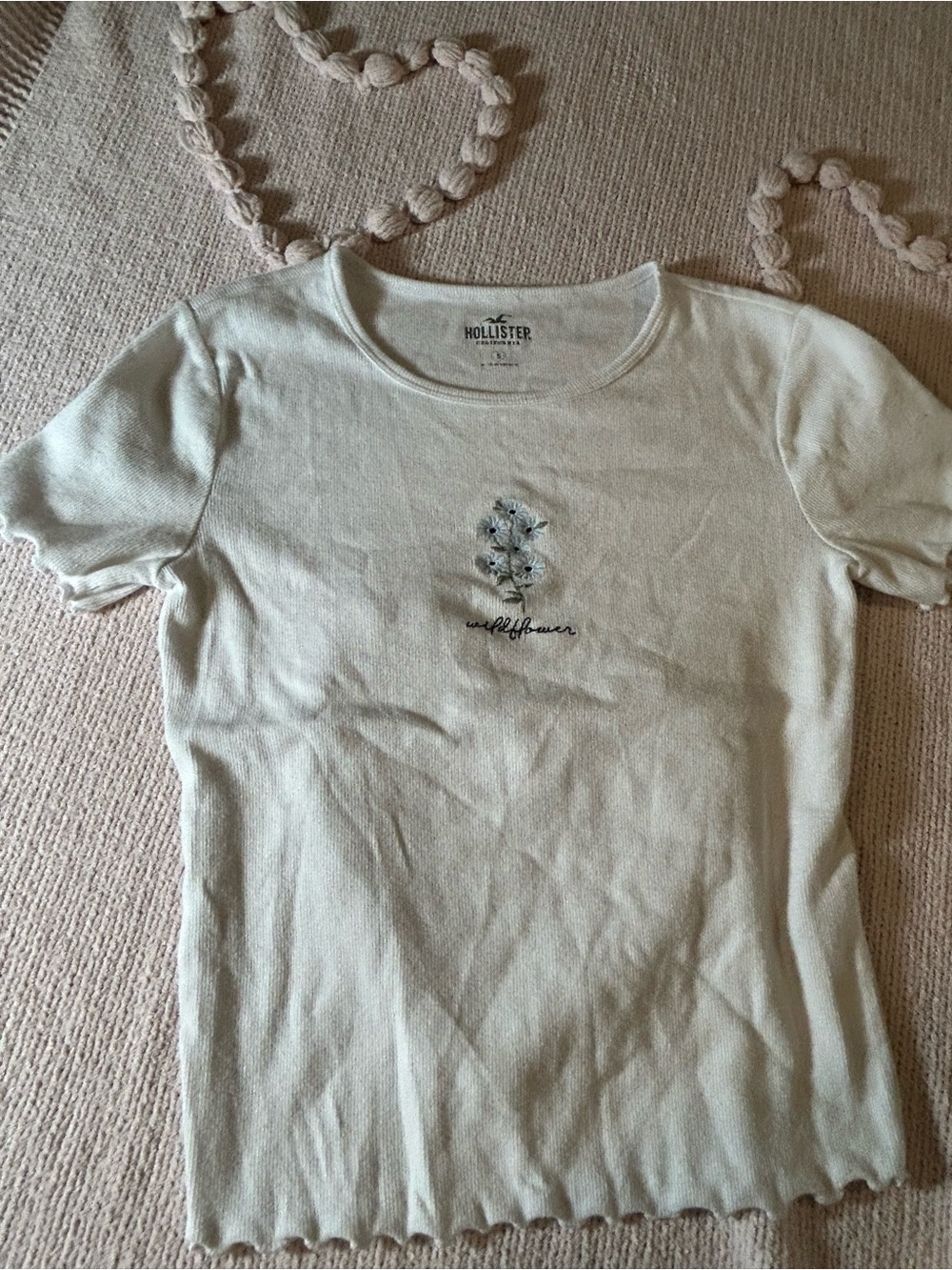 Hollister Cream Wildflower Graphic Tee